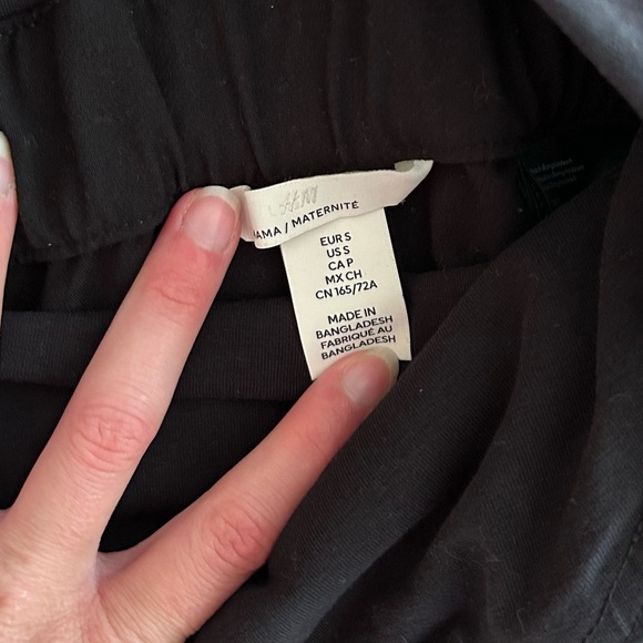 H&M maternity dress pants. Size Small - Picture 2 of 2